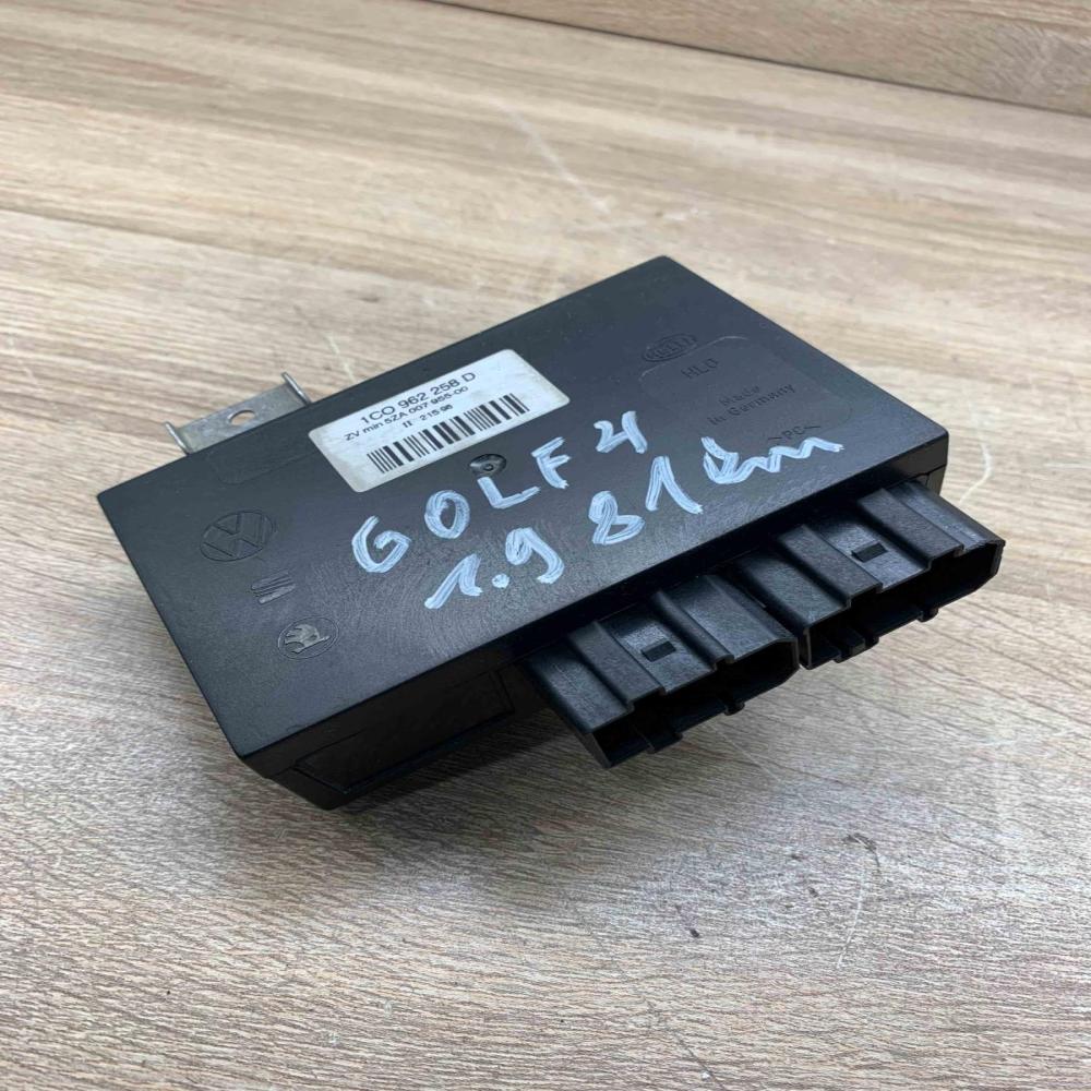 1C0962258D   Comfort/convenience module Volkswagen Golf IV