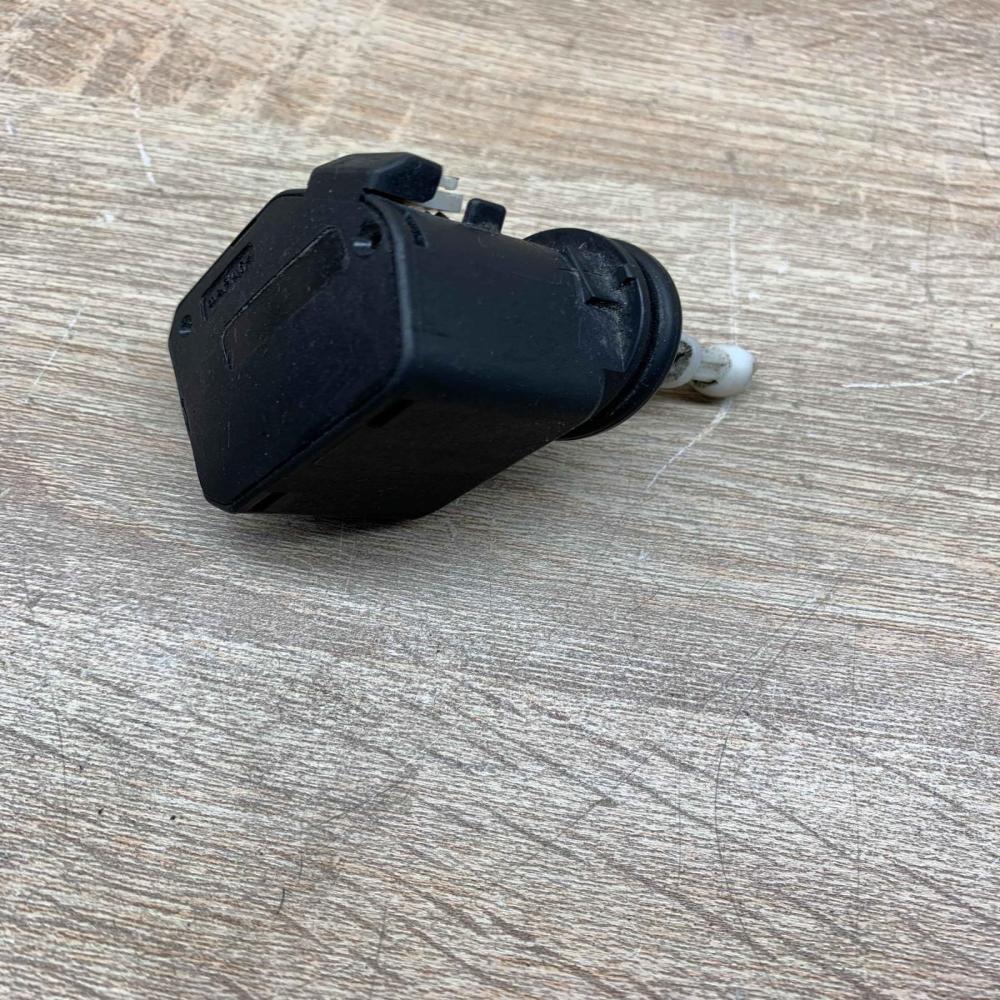 HL0008830   Headlight level adjustment motor Audi A6 S6 C6 4F