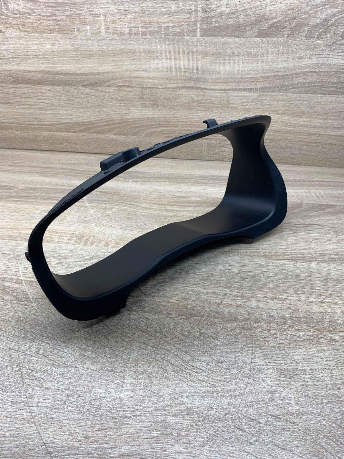 84831 3Z000 Instrument cluster cover  Dashboard trim Hyundai i40