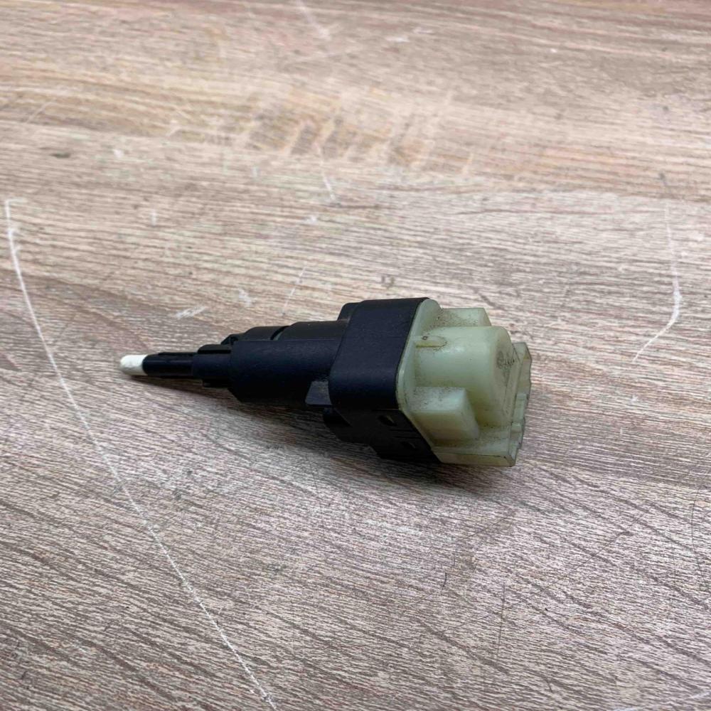 PA66 GF35   Brake pedal sensor switch Mazda 626