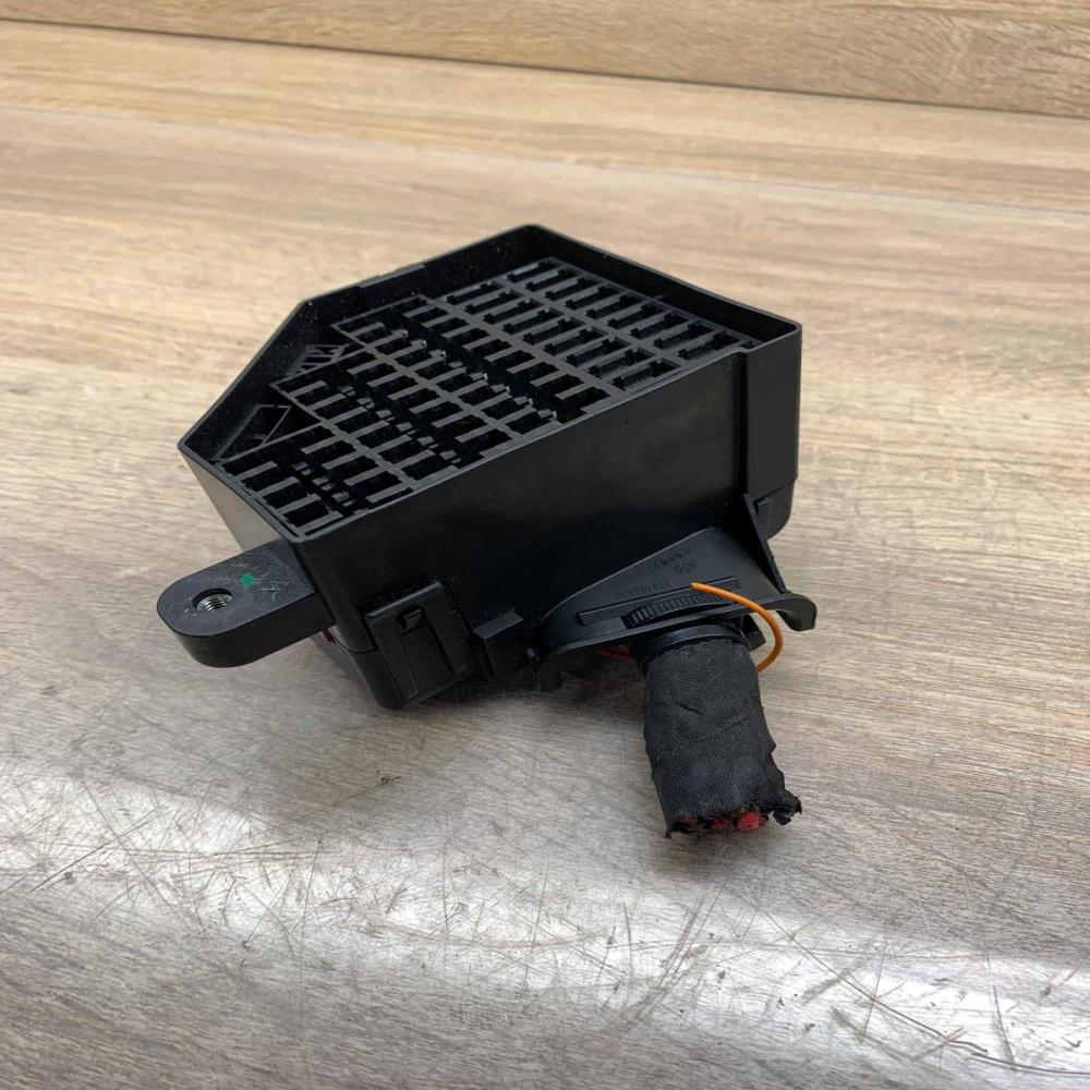 3C1941824   Fuse module Audi A3 S3 8P