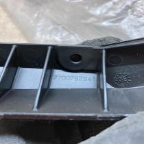 7700792948   Bumper support mounting bracket corner Renault 19