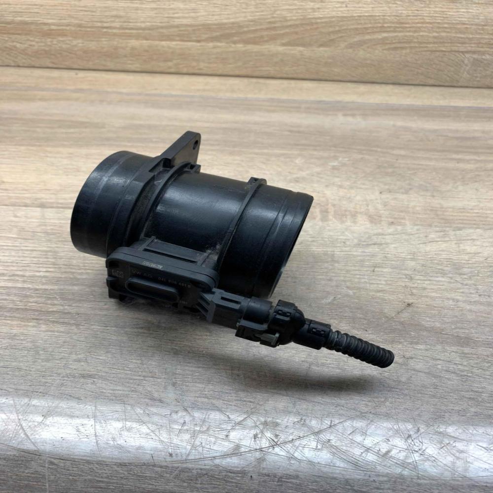 04L906461B   Mass air flow meter Audi A3 S3 8V