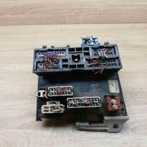 1n05g19 0999  Fuse module Nissan Almera