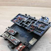 1n05g19 0999  Fuse module Nissan Almera
