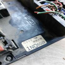1n05g19 0999  Fuse module Nissan Almera