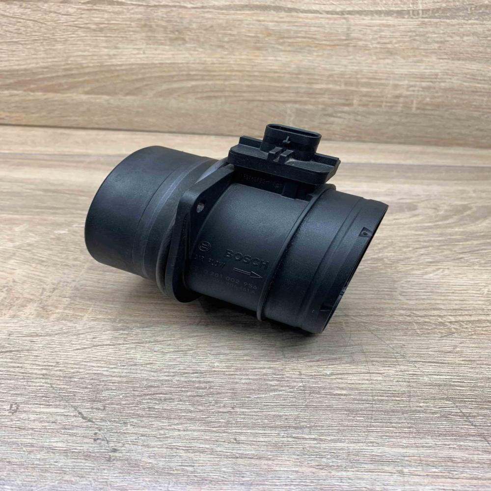 0281002956   Mass air flow meter Audi A3 S3 8V