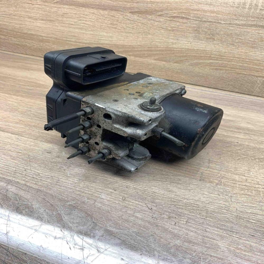 44540 42040 89541 42140 133800 7451 ABS Pump Toyota RAV 4 (XA20)