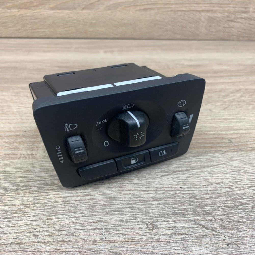 30739298   Light switch Volvo S40