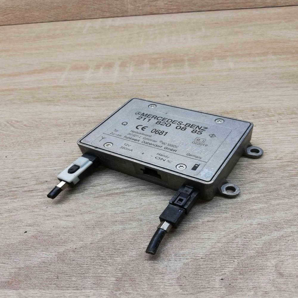 2118200885   Aerial antenna amplifier Mercedes-Benz E W211
