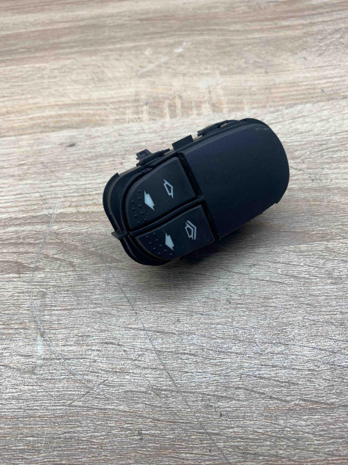 YS4T 14529 AA 03162310 K808X Electric window control switch Ford Focus