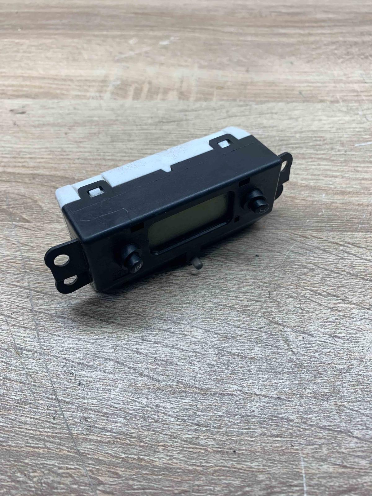 98AB 15000 CC 23270 14  Clock Ford Focus