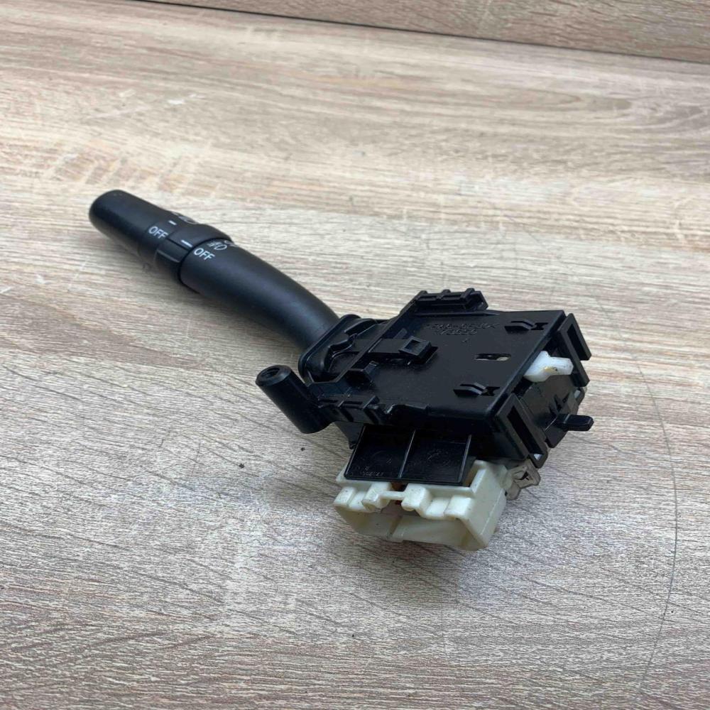173650A   Indicator stalk Toyota Corolla Verso AR10