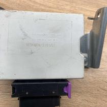 150 696 White  Window wiper relay Toyota Avensis T250