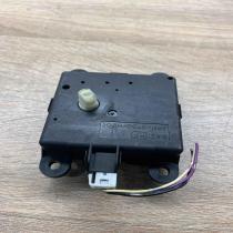 3J010 30850   Air flap motor/actuator Nissan Qashqai