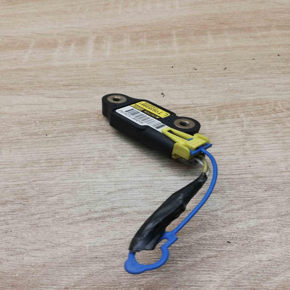 09353981 ah3981x0av6z  Airbag deployment crash/impact sensor Opel Sintra