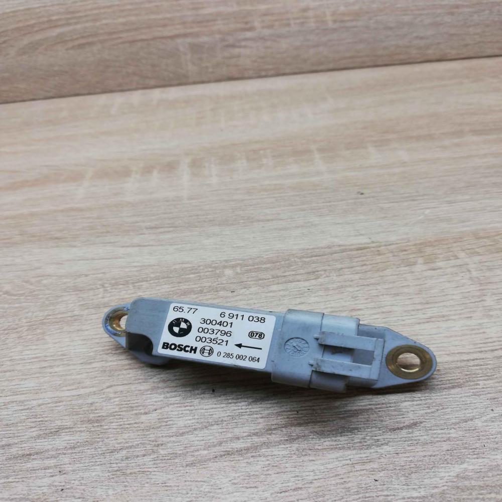 6911038 300401  Airbag deployment crash/impact sensor BMW X5 E53
