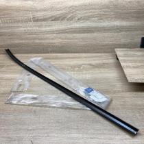 A2106982262   Roof trim bar molding cover Mercedes-Benz E W210