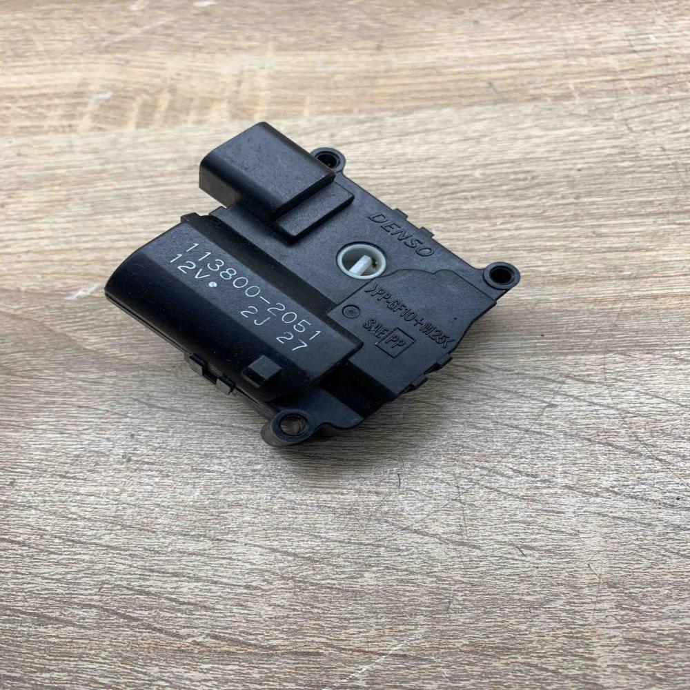 113800 2051 Sensor  Air flap motor/actuator Toyota Avensis Verso
