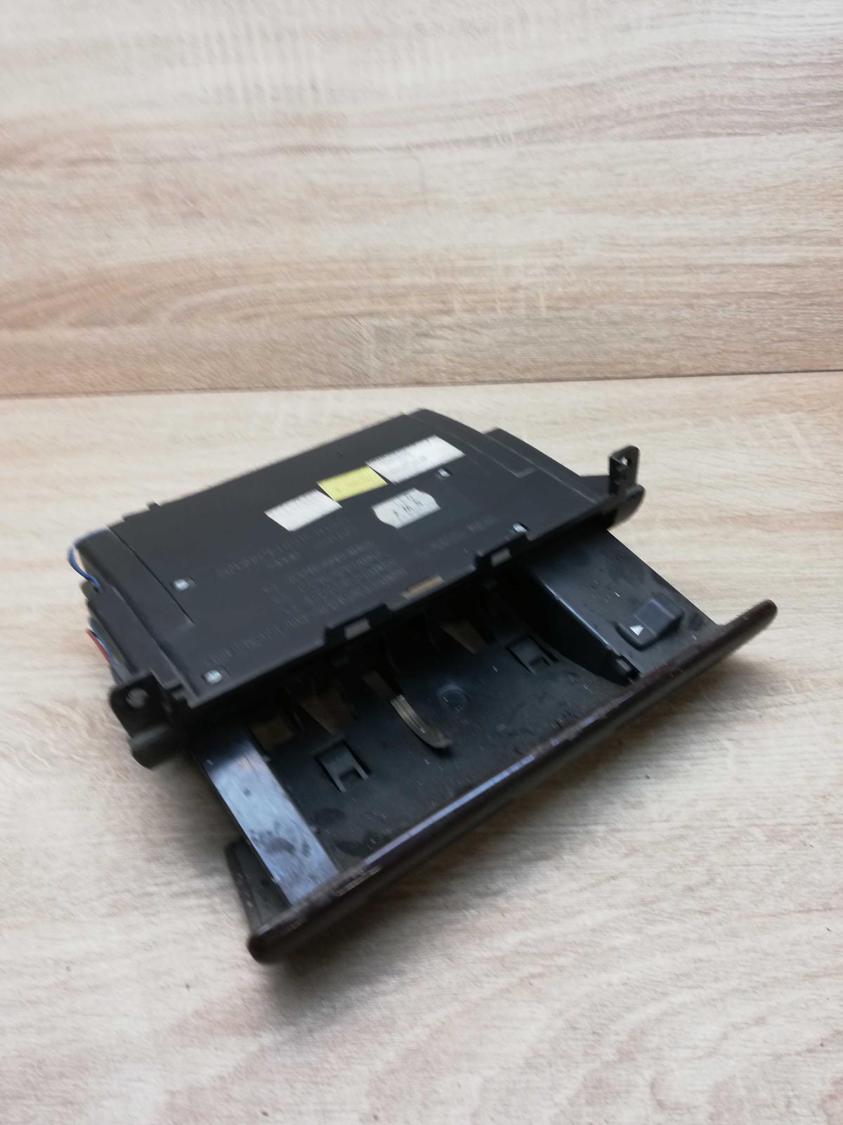 8d0857951g 8d0857951h  Car ashtray Audi A4 S4 B5 8D