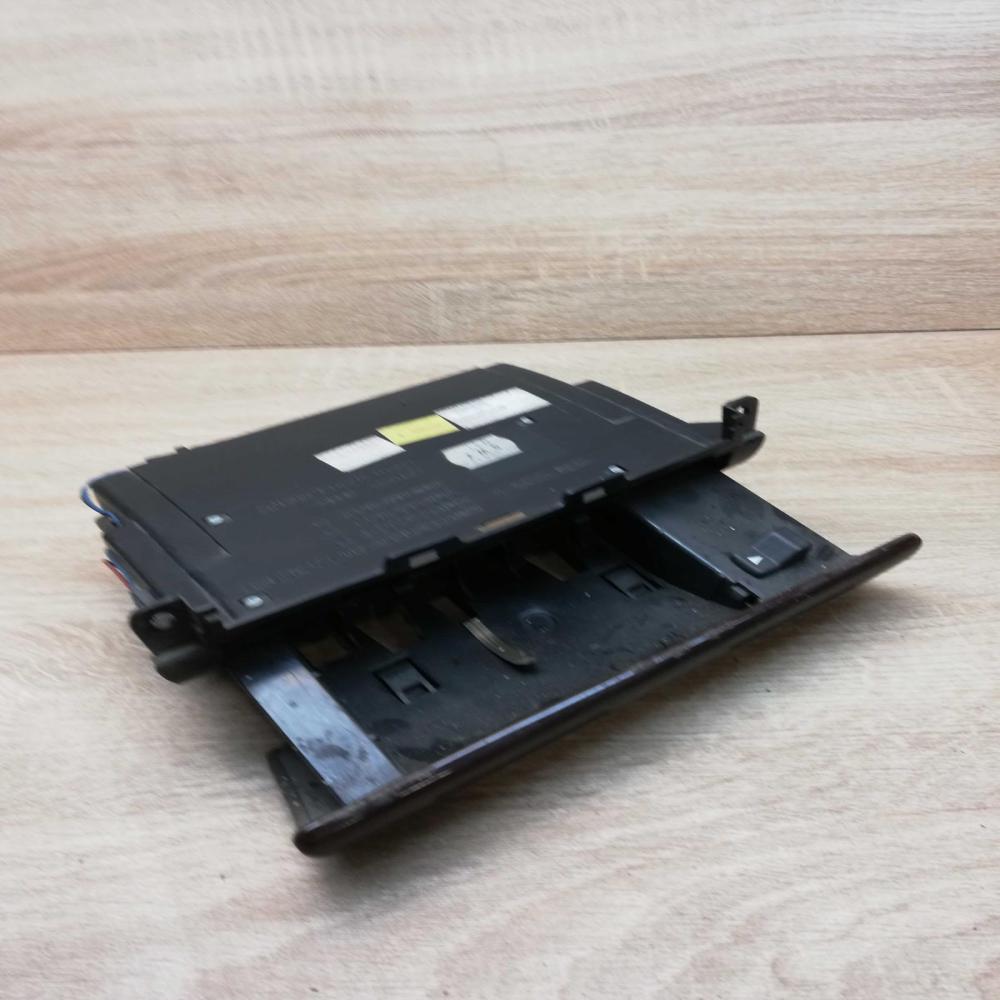 8d0857951g 8d0857951h  Car ashtray Audi A4 S4 B5 8D