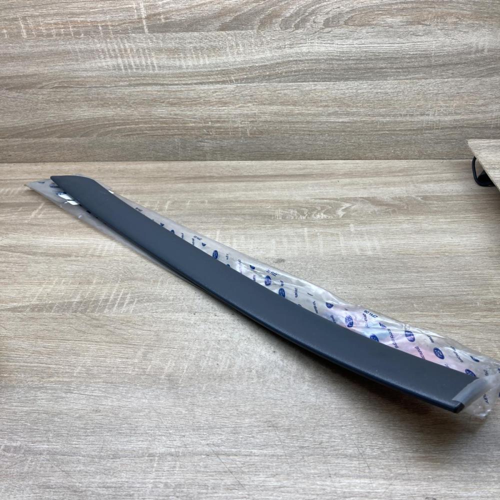 1371998 YC15 V20781 AGM5AB  Front door trim (molding) Ford Transit