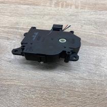 113800 2810   Air flap motor/actuator Toyota Verso