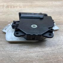 113800 2800   Air flap motor/actuator Toyota Auris 150