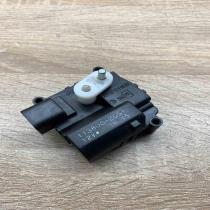 113800 2051  Unit Air flap motor/actuator Toyota Avensis Verso