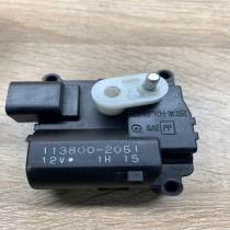 113800 2051  Unit Air flap motor/actuator Toyota Avensis Verso