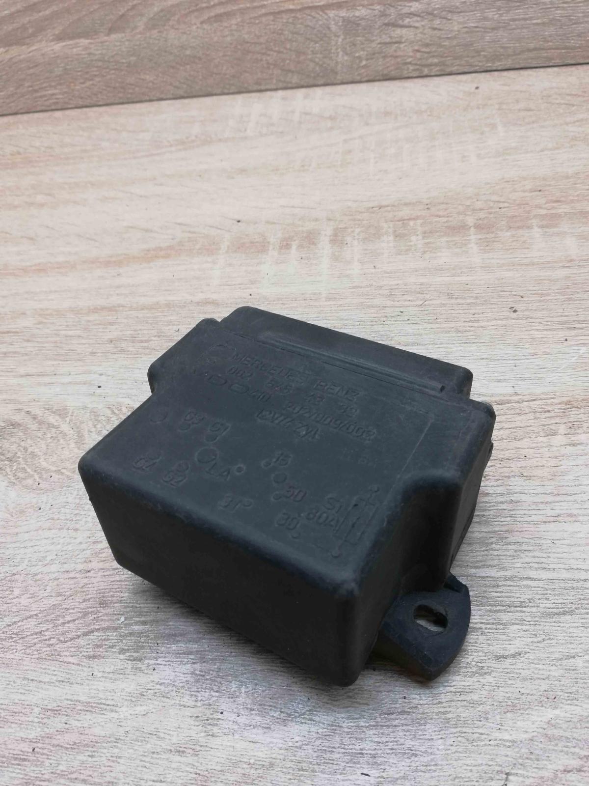 0025454232   Glow plug pre-heat relay Mercedes-Benz 100 W631
