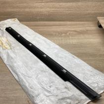 A1637301224   Rear door window/glass frame Mercedes-Benz ML W163