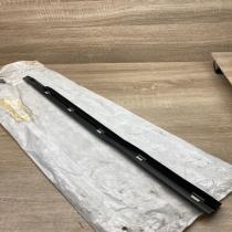 A1637301224   Rear door window/glass frame Mercedes-Benz ML W163