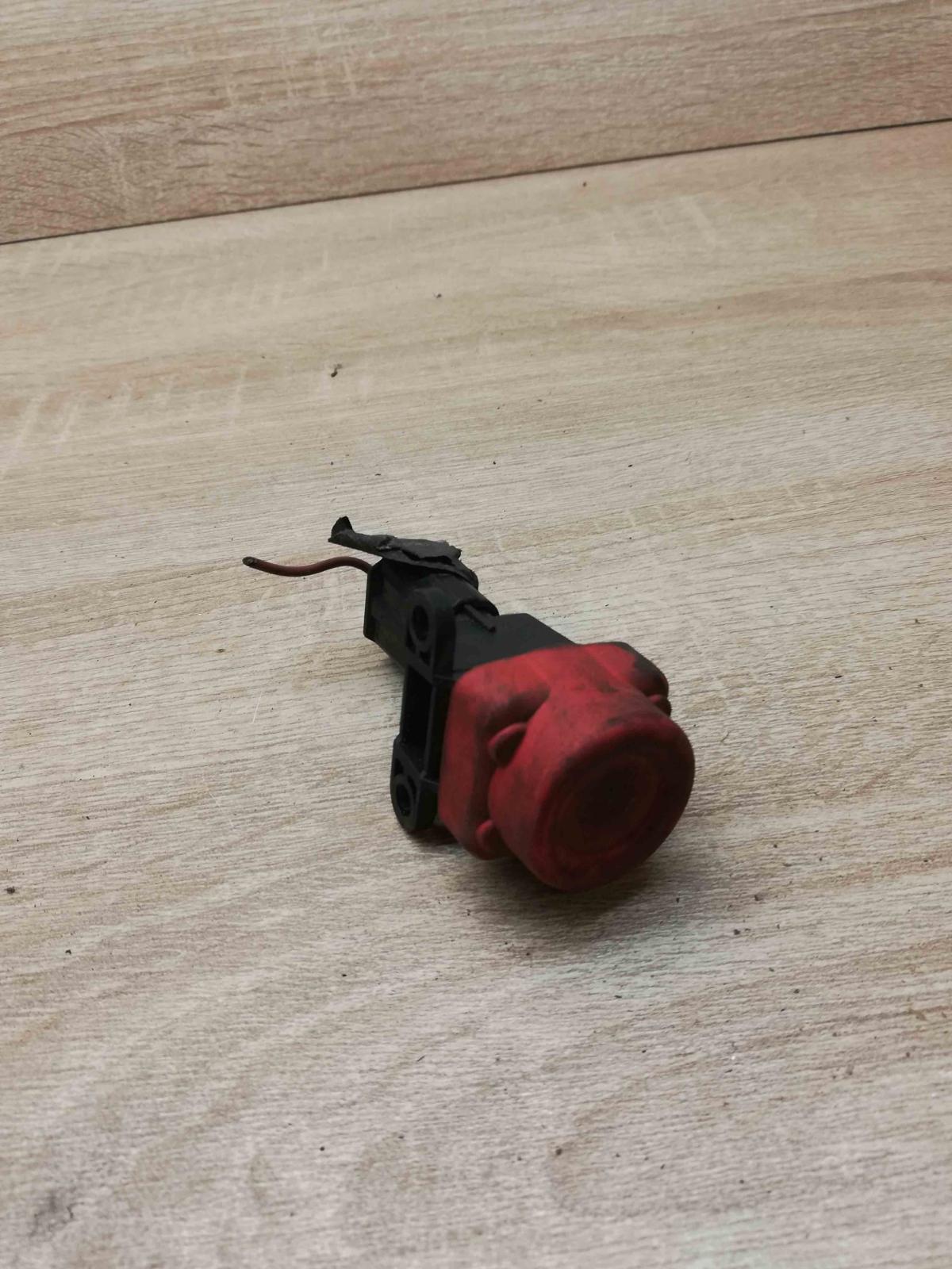 1477226080 f027083n6  Fuel cut-off switch Peugeot 206