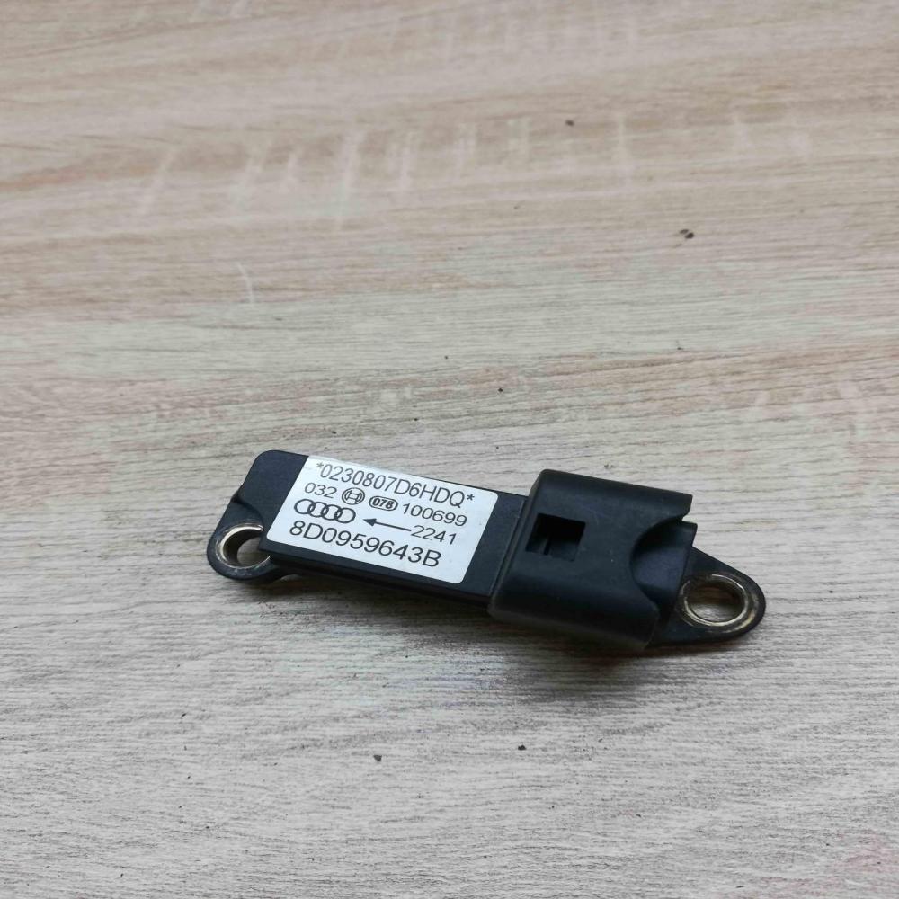 8d0959643b  Unit Airbag deployment crash/impact sensor Audi A4 S4 B5 8D