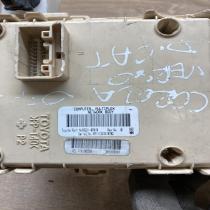 89221 0F010 892210F010  Fuse module Toyota Corolla Verso AR10