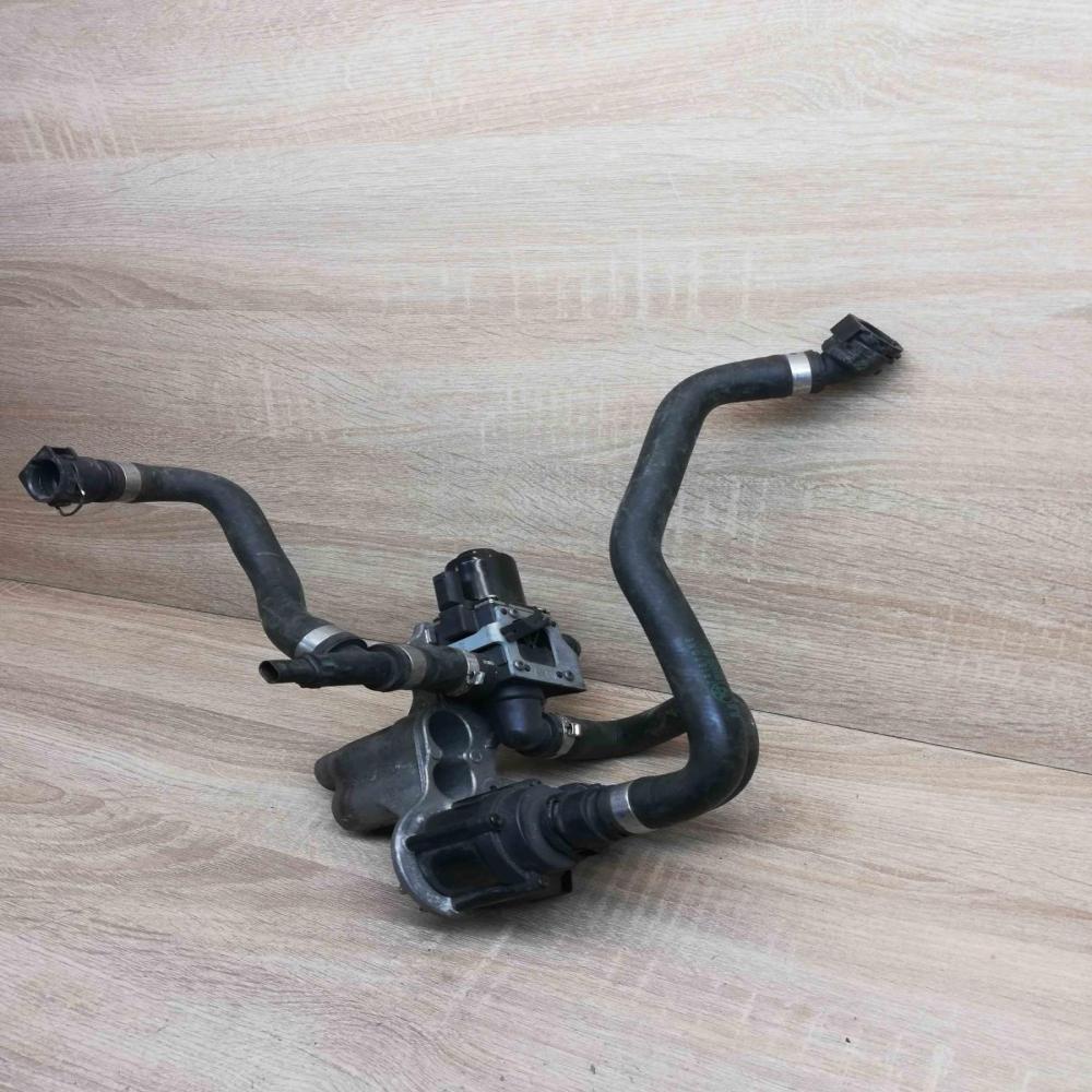 8514464 8511748  Water pump BMW 5 F10 F11
