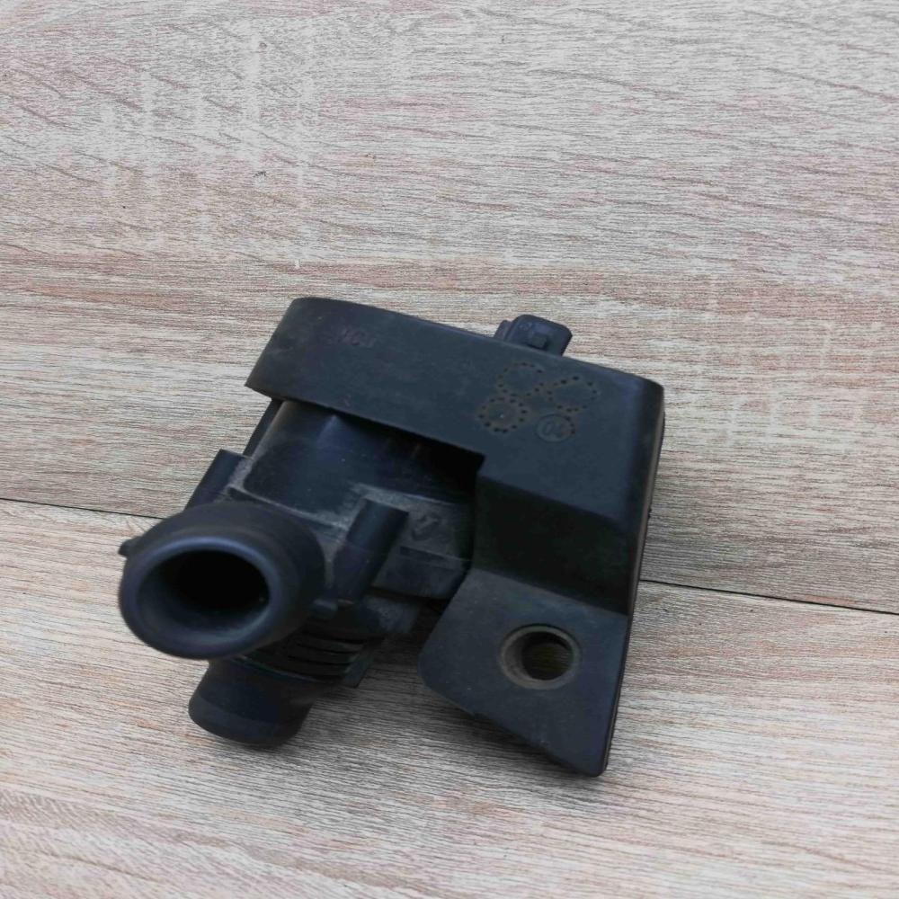 6907811 7.02078 14  Water pump BMW X5 E53