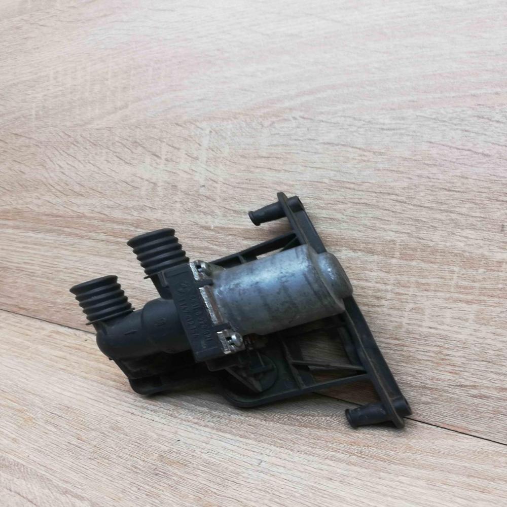 8379921 1147412154  Coolant heater control valve BMW 5 E60 E61