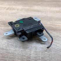 063800 0920   Air flap motor/actuator Toyota Auris 150