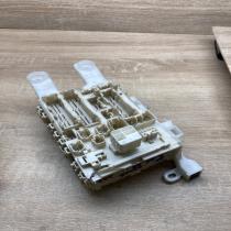 5L06 0460 1145 5K14  Fuse module Toyota RAV 4 (XA40)