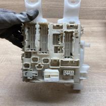 5L06 0460 1145 5K14  Fuse module Toyota RAV 4 (XA40)