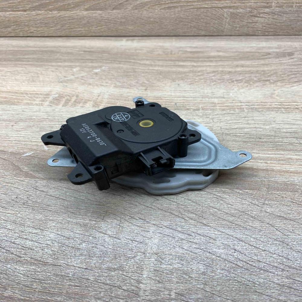 AE063700 8610   Air flap motor/actuator Toyota Avensis T250