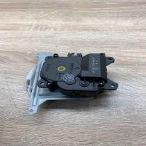 AE063700 8610   Air flap motor/actuator Toyota Avensis T250
