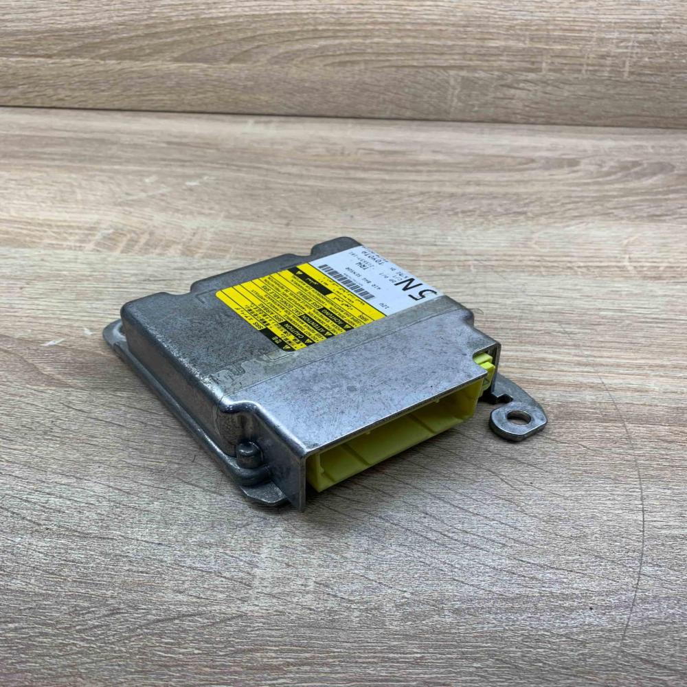 89170 02110 215537 101  Airbag control unit/module Toyota Auris 150