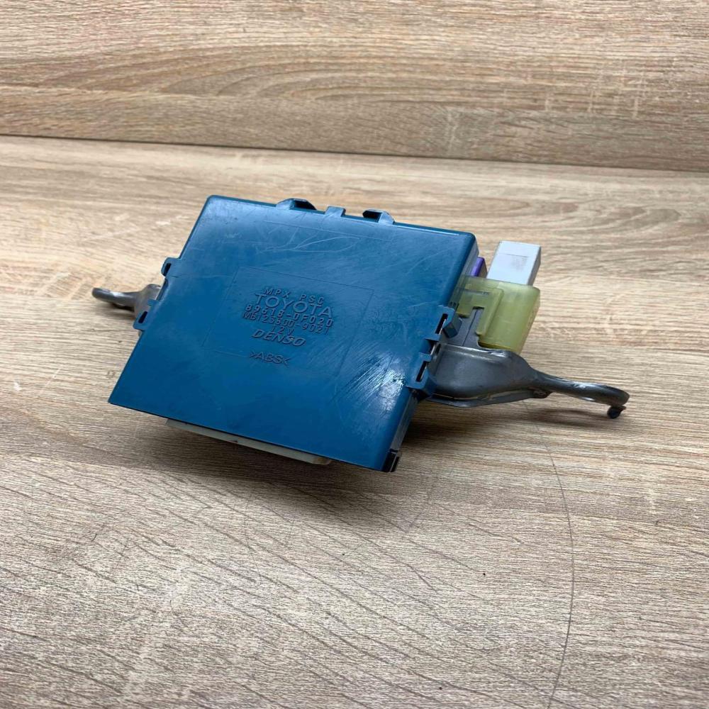 89618 0F020 MB123800 9021  Central body control module Toyota Corolla E140 E150