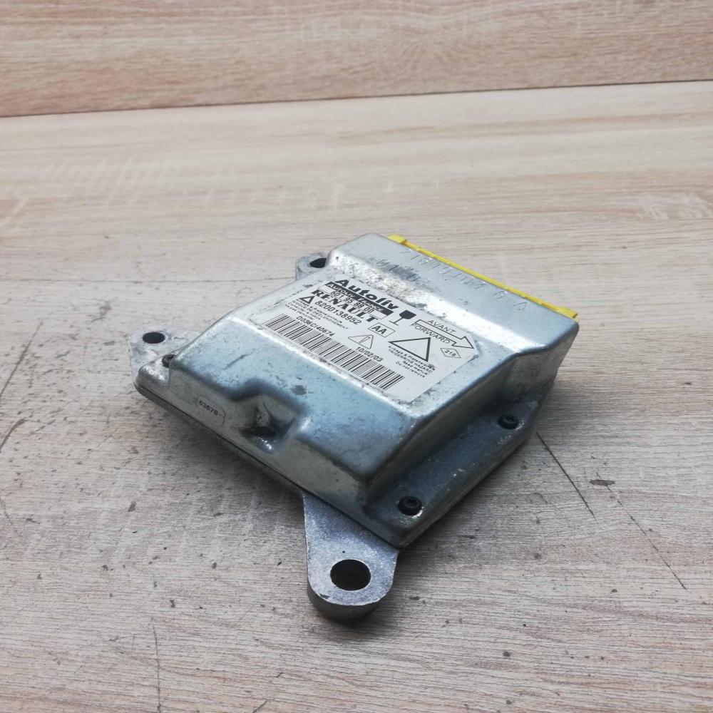 8200138952 601958800  Airbag control unit/module Renault Laguna II
