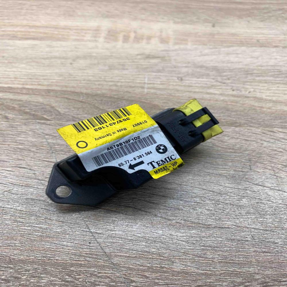 8381564 Other  Airbag deployment crash/impact sensor BMW 7 E38