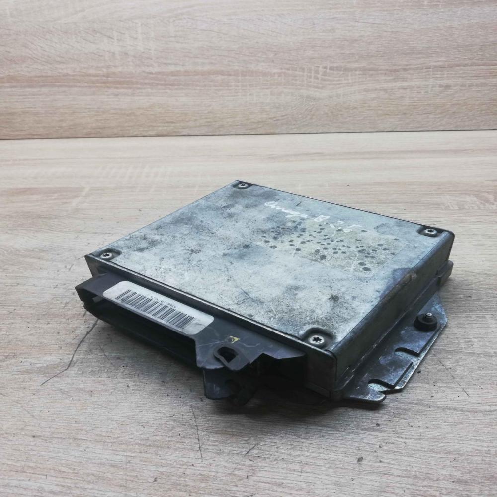 560110796z 2.5  Engine control unit/module ECU Opel Omega B1