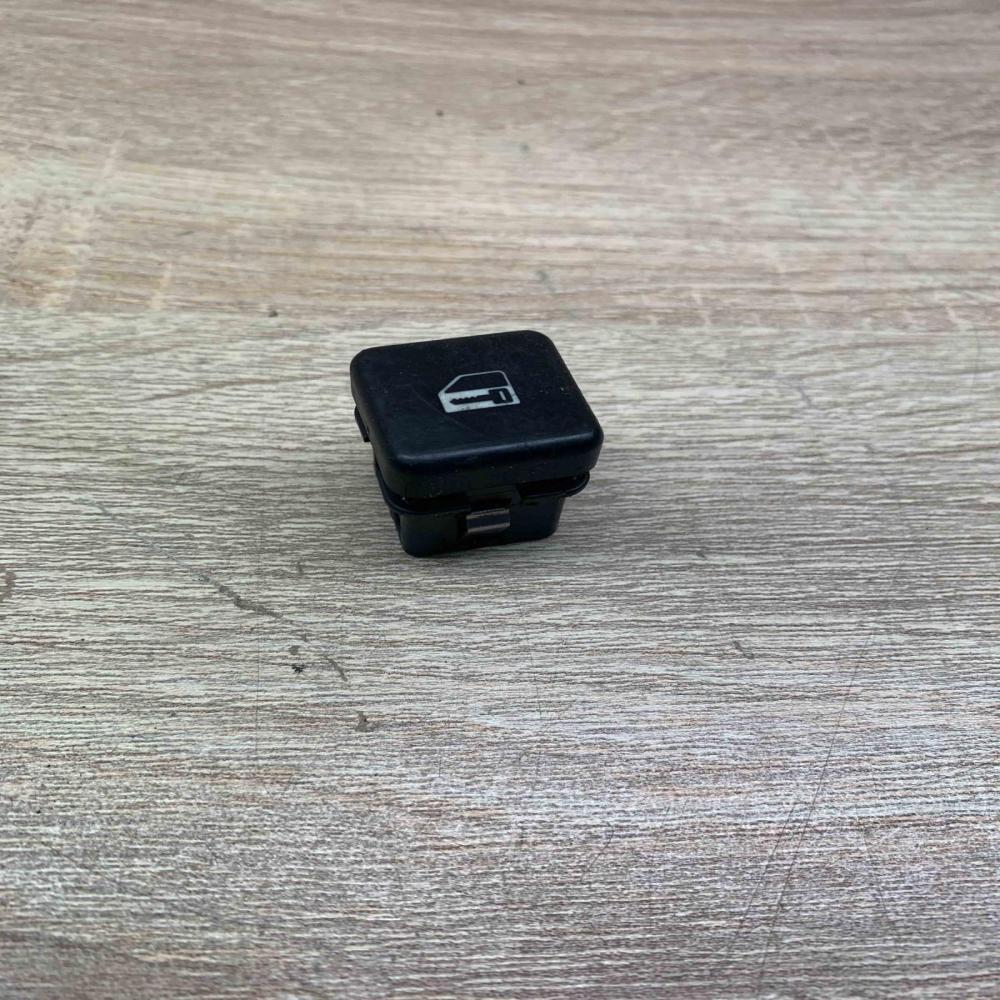 8360828   Central locking switch button BMW 5 E39